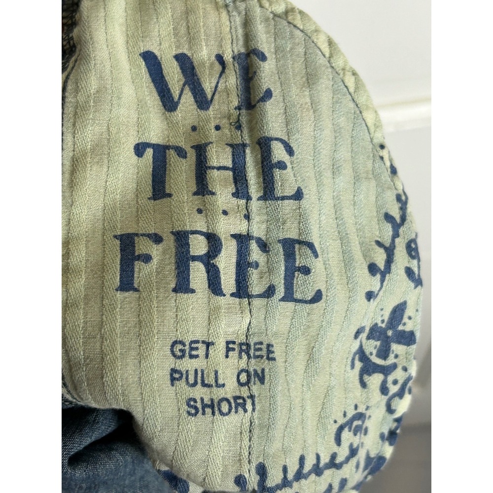 We The Free Free People Get Free Pull On Denim Shorts Blue Smocked Waist Large - Picture 5 of 6